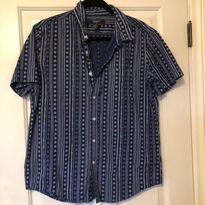 Forever 21 Blue Print wSail Wheels T-shirt Button